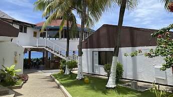 Hotel On Vacation Blue Reef