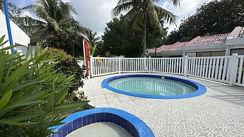 Hotel On Vacation Blue Reef