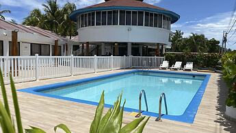 Hotel On Vacation Blue Reef