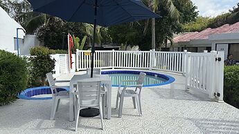 Hotel On Vacation Blue Reef