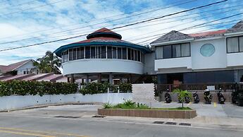 Hotel On Vacation Blue Reef