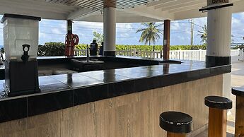 Hotel On Vacation Blue Reef