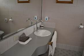 The Grampians Motel & The Views Restaurant