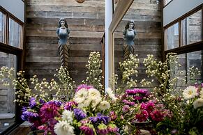 Casa Galos Hotel & Lofts