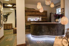 Casa Galos Hotel & Lofts