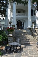 Albemarle Inn