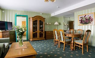 Luchesa Hotel