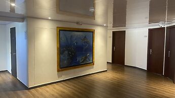 Hotel On Vacation Blue Tone