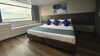 Hotel On Vacation Blue Tone