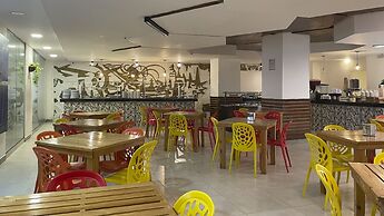 Hotel On Vacation Blue Tone