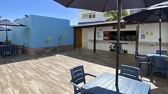 Hotel On Vacation Blue Tone