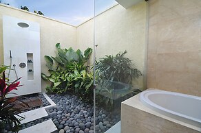 Mahagiri Villas & Spa Dreamland