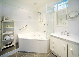 Sorrento Beach Motel