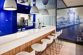 Holiday Inn Express Rotterdam - Central Station by IHG
