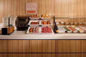 Holiday Inn Express Rotterdam - Central Station by IHG