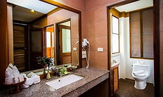 Coco Palm Beach Resort