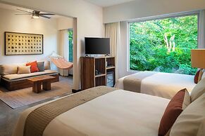 El Mangroove Papagayo, Autograph Collection