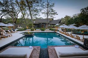El Mangroove Papagayo, Autograph Collection
