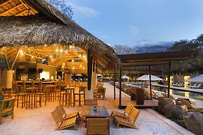 El Mangroove Papagayo, Autograph Collection