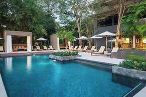 El Mangroove Papagayo, Autograph Collection