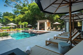 El Mangroove Papagayo, Autograph Collection