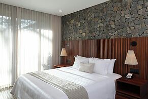 El Mangroove Papagayo, Autograph Collection