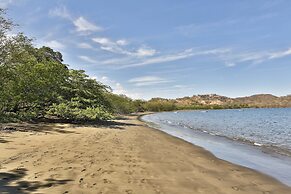 El Mangroove Papagayo, Autograph Collection