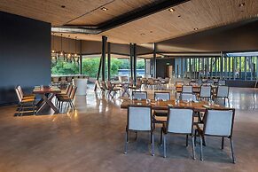 El Mangroove Papagayo, Autograph Collection