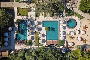 El Mangroove Papagayo, Autograph Collection
