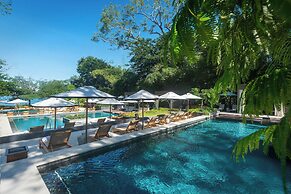 El Mangroove Papagayo, Autograph Collection