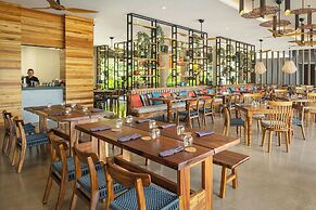 El Mangroove Papagayo, Autograph Collection