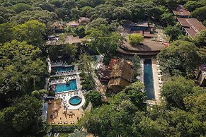 El Mangroove Papagayo, Autograph Collection
