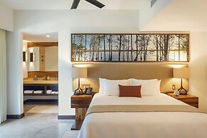 El Mangroove Papagayo, Autograph Collection