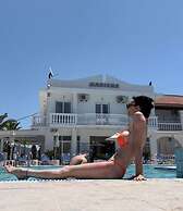 Mariana Hotel