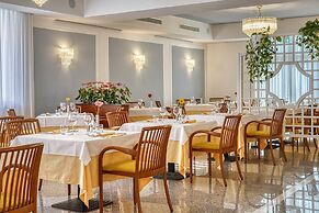 Sky Pool Hotel Sole Garda