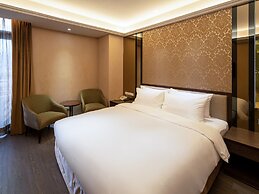 CHECK inn SELECT Hualien LinSen