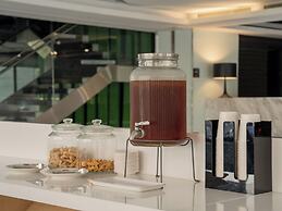 CHECK inn SELECT Hualien LinSen