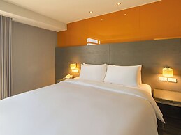 CHECK inn SELECT Hualien LinSen
