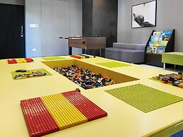 CHECK inn SELECT Hualien LinSen