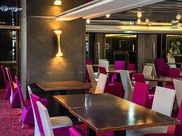 CHECK inn SELECT Hualien LinSen