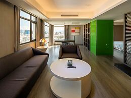 CHECK inn SELECT Hualien LinSen