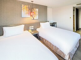 CHECK inn SELECT Hualien LinSen