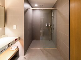 CHECK inn SELECT Hualien LinSen