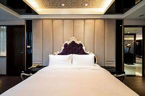 CHECK inn SELECT Hualien LinSen
