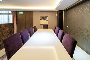 CHECK inn SELECT Hualien LinSen