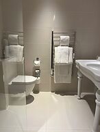 Storrs Hall Hotel