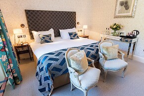 Storrs Hall Hotel