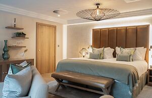 Storrs Hall Hotel
