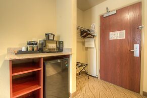 Cobblestone Inn & Suites - Holyoke