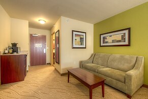 Cobblestone Inn & Suites - Holyoke